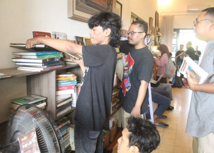 Pekan Buku Sruntul Volume 4 Usai Digelar, Dorong Ekosistem Literasi di Surabaya