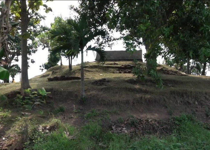 Candi Watesumpak Mojokerto, Situs Bersejarah di Tengah Persawahan