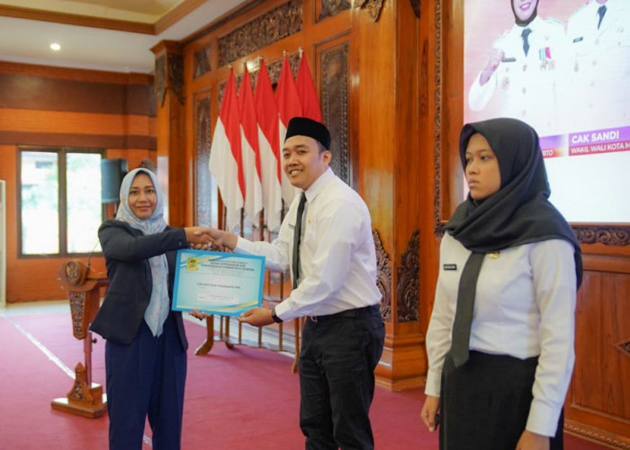 57 Aparatur Baru di Lingkungan Pemkot Mojokerto Mendapatkan Petikan SK Wali Kota