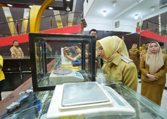 Lindungi Konsumen, Timbangan Emas dan Takaran BBM di SPBU Disidak