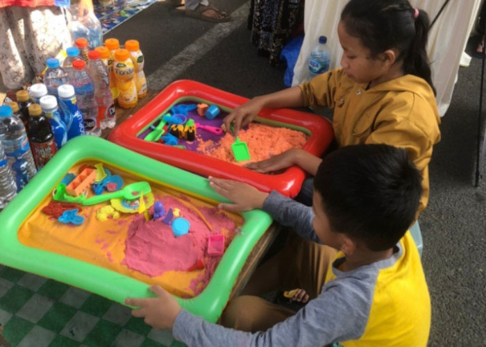 Ada Burger, Pentol Mekar, Lumpia, sampai Mainan Anak di WK2S