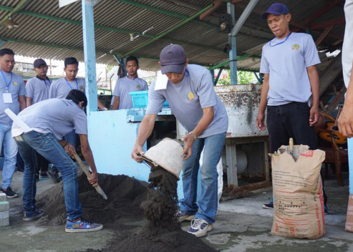 Lapas Mojokerto Gelar Pelatihan Pertukangan Penutup Lantai bagi Warga Binaan