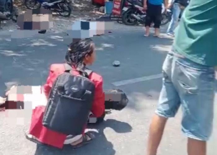 Pemotor Alami Kecelakaan di Mojokerto, Dua Orang Alami Luka - luka