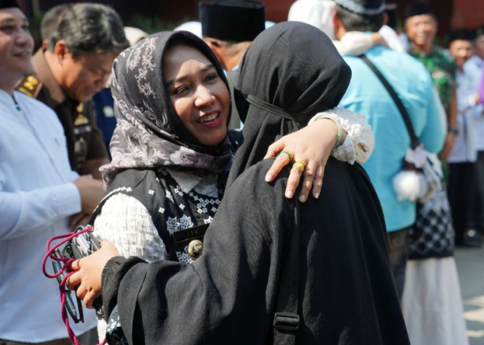 Tangis Haru Sambut Kepulangan Jemaah Haji Kota Mojokerto, 222 Tamu Allah Kembali Sehat ke Bumi Majapahit