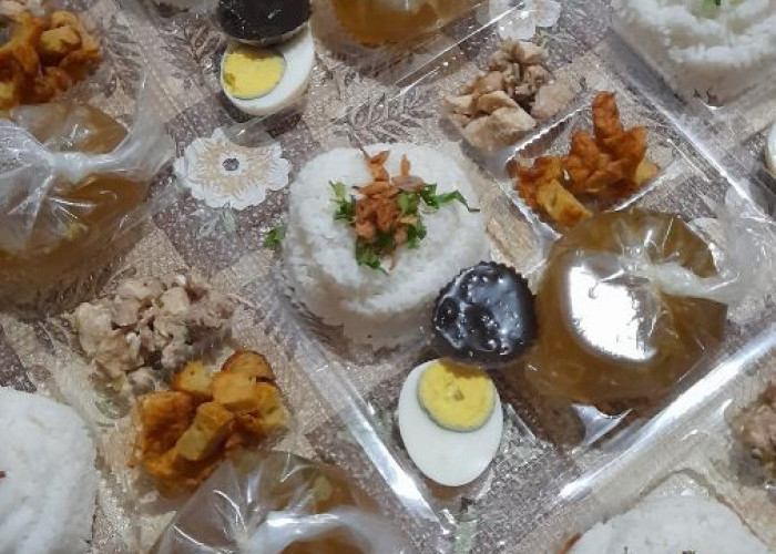 Bakmoy  Ayam Kuah Bening yang Sedap, Yuk... Coba Memasak Sendiri !