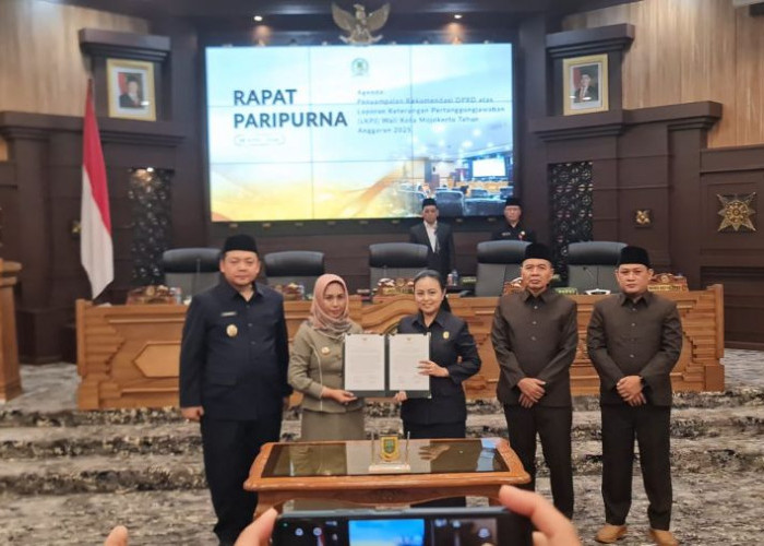 Fokus Genjot PAD, DPRD Kota Mojokerto Serahkan 18 Rekomendasi atas LKPJ Wali Kota 2025