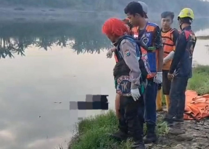 Mayat Pria Tanpa Identitas Mengapung di Sungai Brantas Mojokerto, Polisi Selidiki Penyebab Kematian