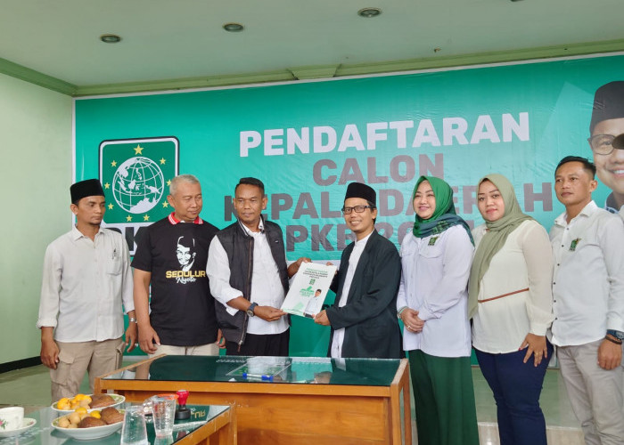 Dikawal Ratusan Relawan dan Perwakilan Kades se Mojokerto, Sunyoto Daftar Cawabup Mojokerto Lewat PKB 