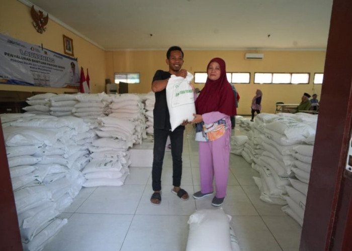 14.373 Keluarga di Kota Mojokerto Terima Bantuan 30 Kg Beras