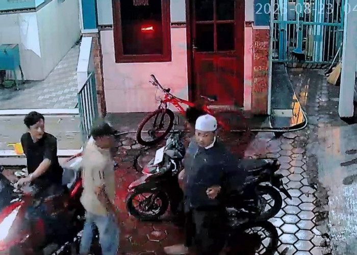 Komplotan Pencuri Motor di Masjid Depan Polsek Pungging Mojokerto Dibekuk