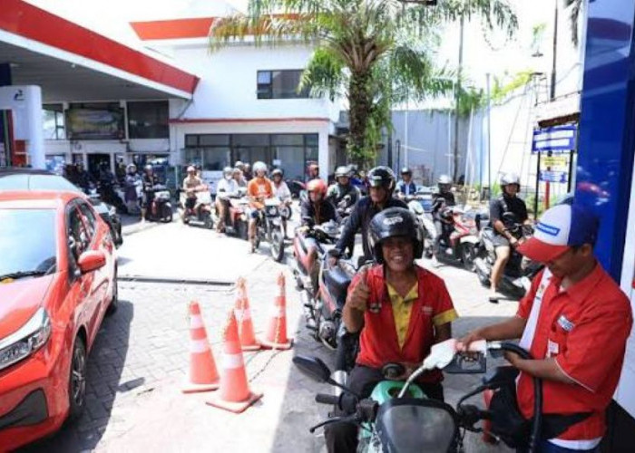 Antrean BBM Mengular di Jember, Bukan Stok Habis tapi Distribusi Terganggu