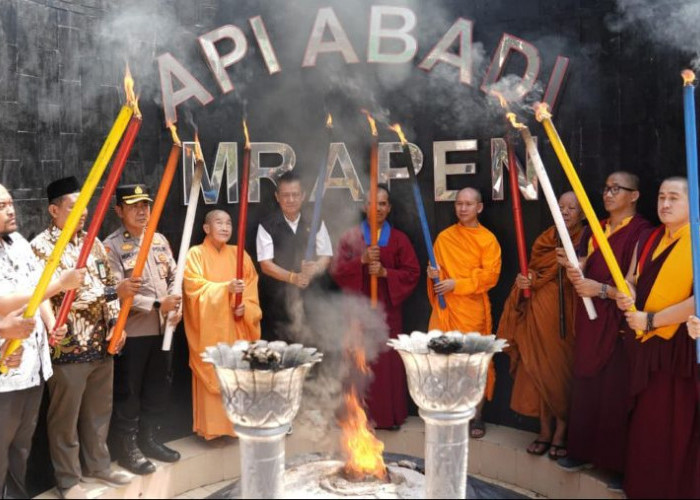 Rangkaian Perayaan Waisak 2025,  Pengambilan Api Dharma Mrapen Simbol Kebangkitan dan Pencerahan