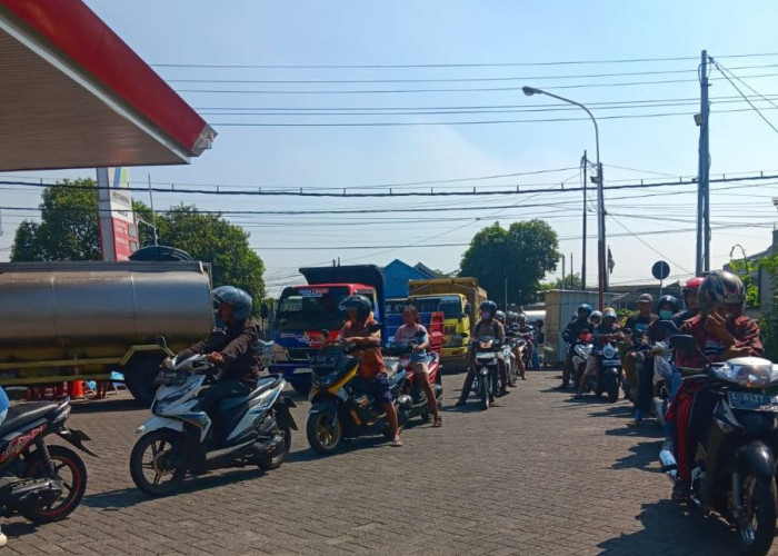 Solar dan Pertalite Hilang, Warga Mojokerto Resah, Sopir Angkutan Terancam Kehilangan Penghasilan