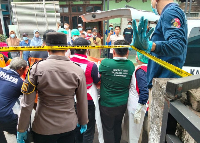 Cium Bau Busuk, Warga Puri Mojokerto Temukan Pria Tewas Membusuk di Dalam Rumah