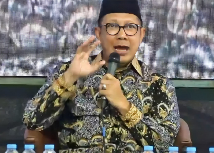 Mantan Menteri Agama Lukman Hakim Berbicara Tentang Moderasi Beragama di Univ Abdul Chalim  