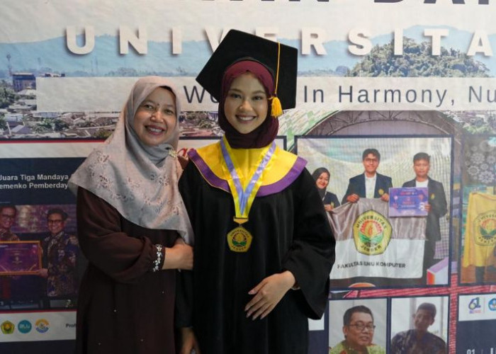 Hafal 30 Juz, Aktif Berorganisasi, Nafisah Buktikan Prestasi dan Istiqamah Bisa Berjalan Bersama