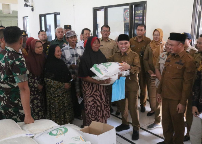 Bupati Launching Penyaluran Bantuan Pangan, Kabupaten Mojokerto Terima 1.600+ Ton Beras