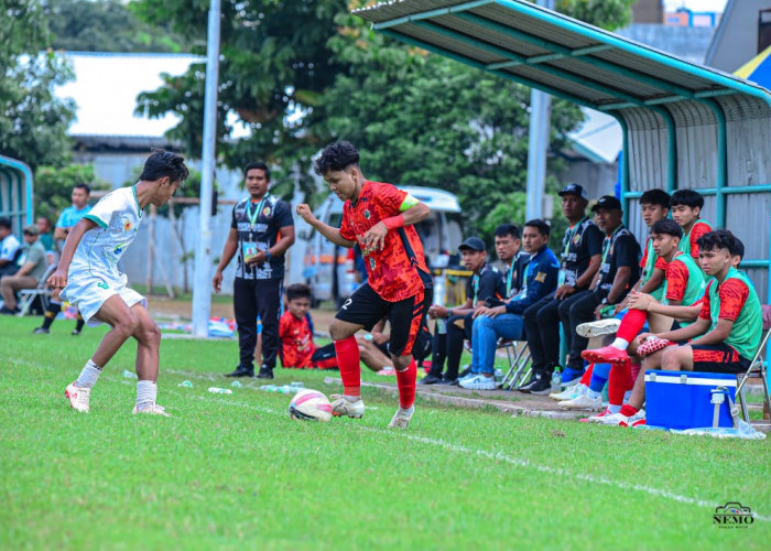 Tim Sepak Bola Putra Kabupaten Mojokerto Tumbangkan Kota Surabaya 2-0, Lolos ke 8 Besar Porprov Jatim IX 2025