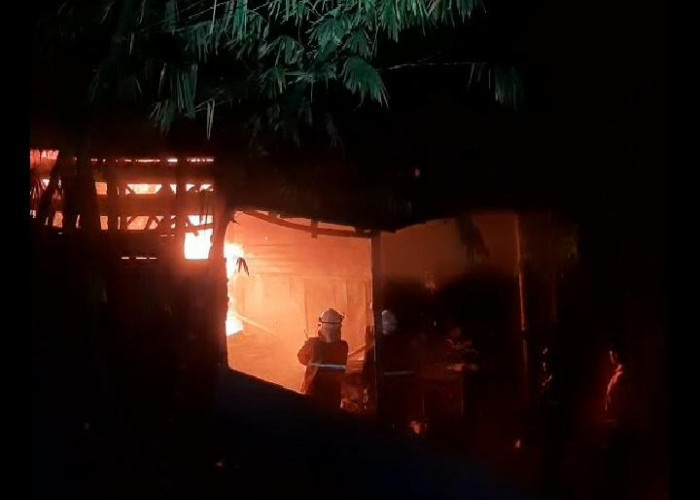 Tempat Pembuatan Kerupuk di Dlanggu Mojokerto Terbakar, Kerugian Capai Rp 4 Juta