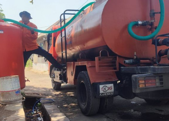 Kekeringan Melanda Plalangan Jember, 142 KK Kini Bergantung Pasokan Air BPBD