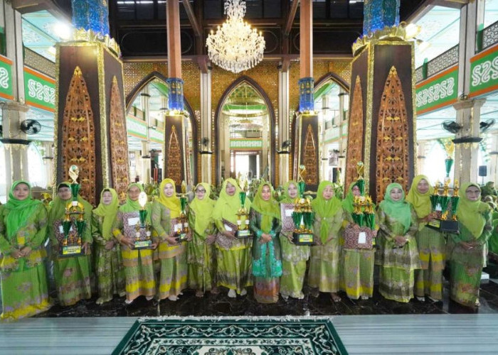 Peringati Maulid Nabi Muhammad SAW, Ribuan Muslimat Lantunkan Selawat