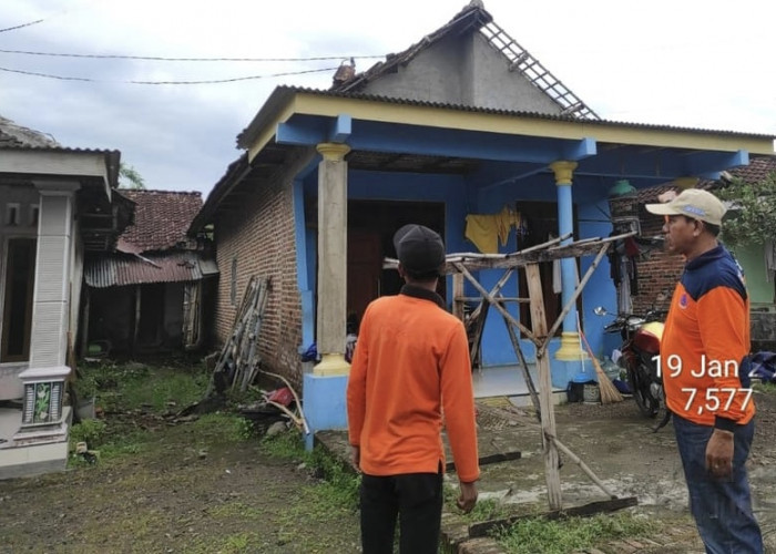 Diterjang Angin Kencang, 5 Rumah Warga di Kutorejo Rusak