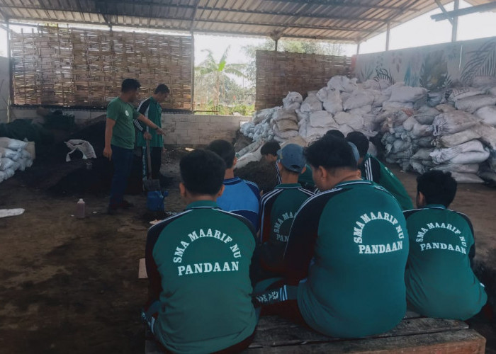 Studi Bank Sampah, TPS3R, dan Pupuk Organik, Bumdes Pungging dan SMA Maarif NU Pandaan ke Trawas