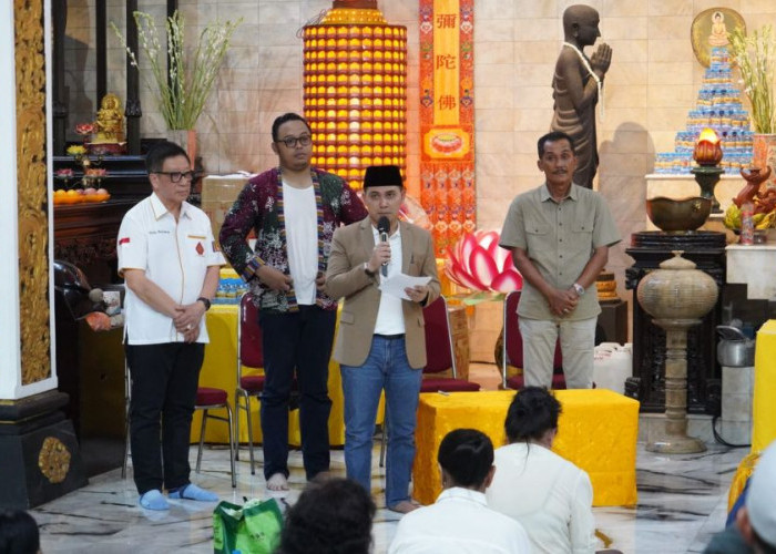 Waisak di Trowulan, Umat Buddha Gaungkan Perdamaian dari Jejak Majapahit