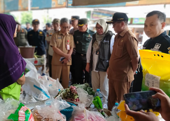 Hadapi Nataru, Satgas Pangan Bondowoso Sidak Pasar hingga Gudang Bulog