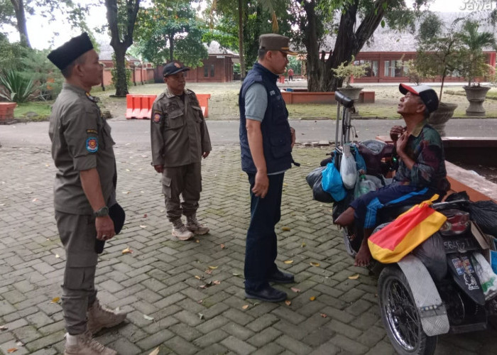 Puluhan PMKS Terjaring Razia Petugas di Area Wisata Religi Trowulan Mojokerto