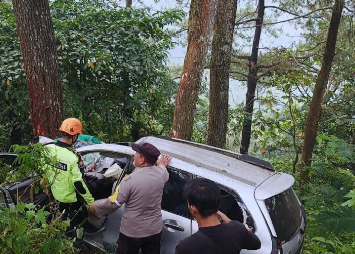 Alami Cidera Otak Berat, Satu Korban Avanza Masuk Jurang di Pacet Mojokerto Meninggal 