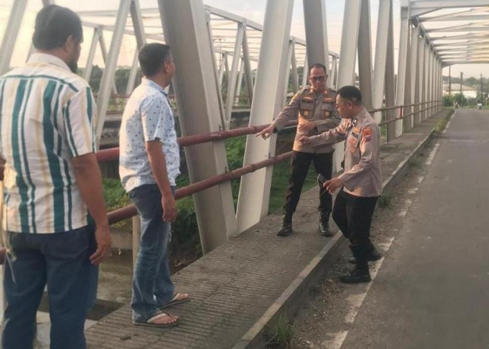 Warga Pungging Geger, Motor Karyawan Pabrik di Jembatan Ngrame Mojokerto, Pemilik Hilang