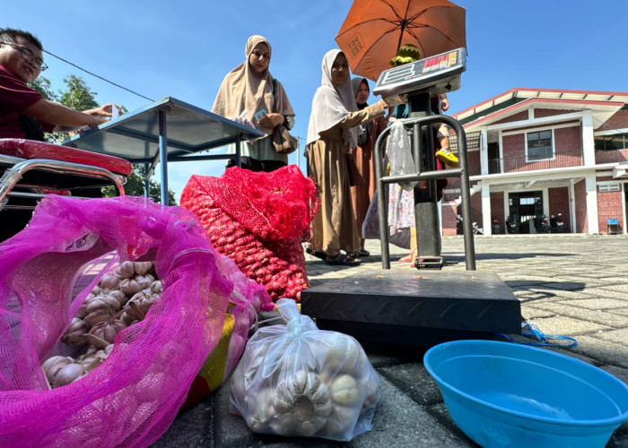 Harga Bawang Merah Bikin Kaum Ibu 'Mbrebes Mili', Pemkot Mojokerto Gelar Operasi Pasar