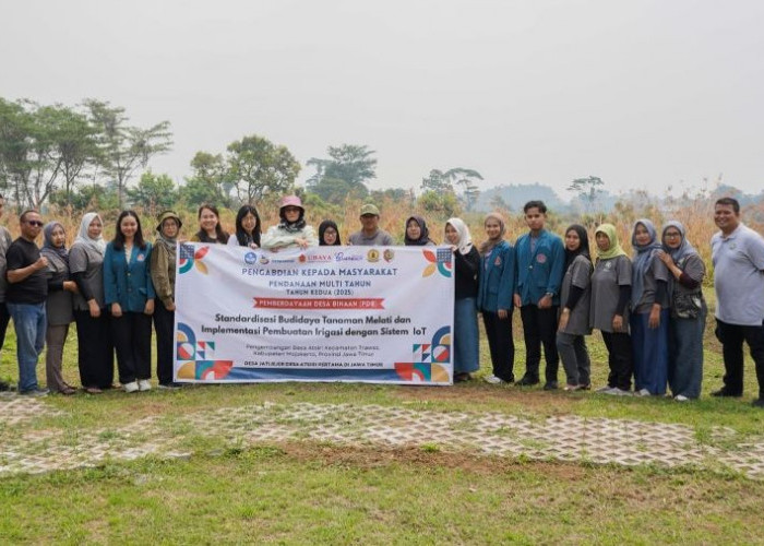 Kolaborasi UBAYA dan UWKS Dukung Pengembangan Desa Atsiri di Mojokerto, Terapkan Sistem IoT untuk Pertanian
