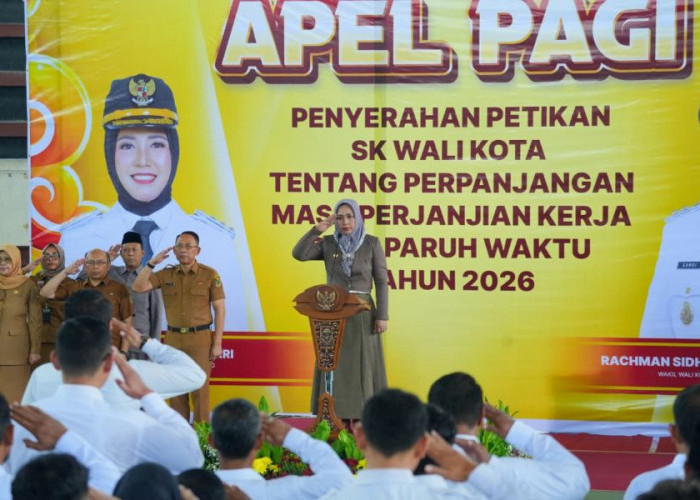 Wali Kota Mojokerto Serahkan SK Perpanjangan kepada 1.104 PPPK Paruh Waktu Kota Mojokerto