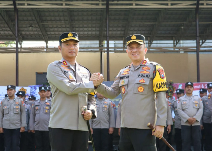 Sertijab Kapolres Mojokerto Kota dengan Parade Farewell