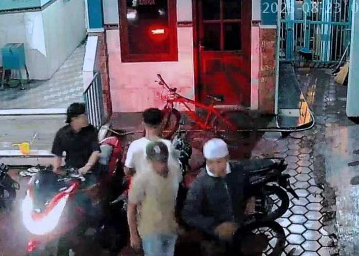 Dua Motor Raib Dicuri Saat Salat Subuh di Masjid Depan Polsek Pungging Mojokerto