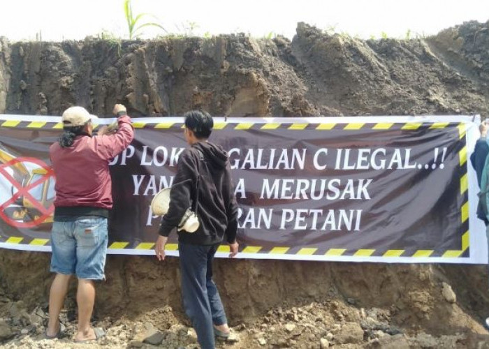 Ancam Kerusakan Irigasi Pertanian, Warga dan Mahasiswa Hentikan Paksa Tambang Galian C di Mojokerto