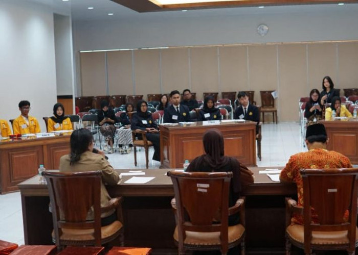 Debut Berbuah Prestasi, Tim FH UNEJ Buktikan Seni Berargumen Bisa Antarkan ke Podium Nasional