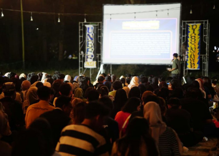 300 Penonton Padati Layar Tancap UNEJ, Sambut Festival Film Internasional