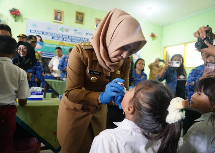 36 Siswa-siswi SDN Kupang 2, Jetis Mojokerto Mendapat Vaksinasi Polio