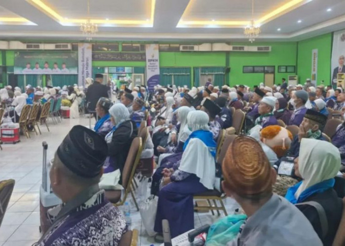 Jemaah Haji Kloter 3 Asal Mojokerto Tiba di Tanah Air 