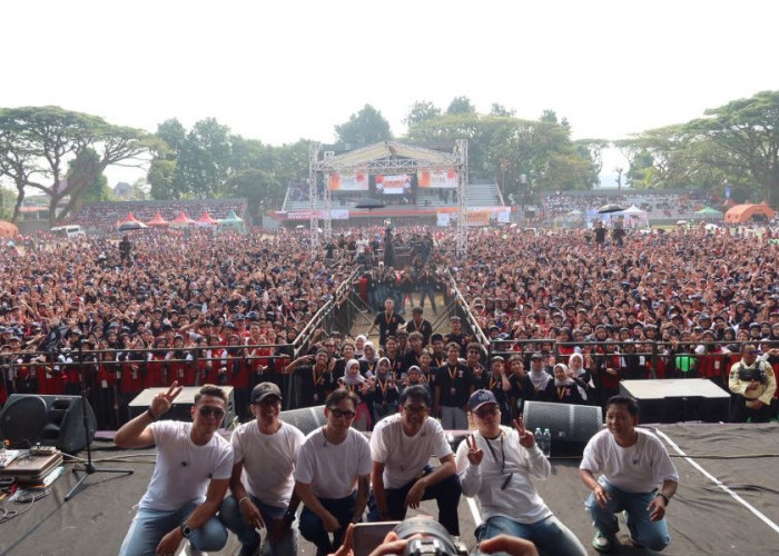 Dudy Oris Bikin Stadion Unej Bergemuruh, Puncak PKKMB 2026 Jadi Kenangan Aruna