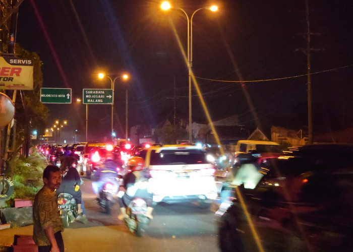Arus Balik Lebaran di Jalan By Pass Mojokerto Meningkat, Didominasi Tujuan Surabaya