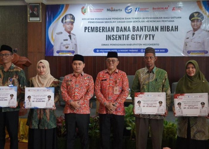  Sebanyak 931 orang Guru SD-SMP Swasta di Wilayah Kabupaten Mojokerto Peroleh Insentif Rp 1,3 Miliar 