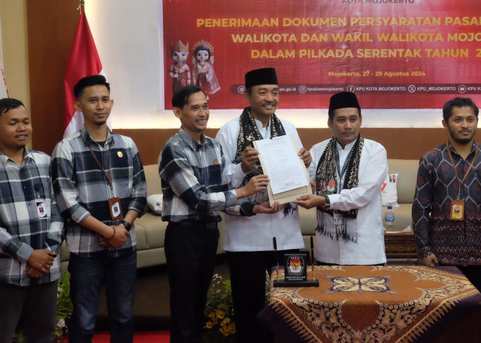 Diusung PKB, Paslon Juned - Amin Daftar ke KPU Kota Mojokerto Diiringi Hadrah dan Drumband