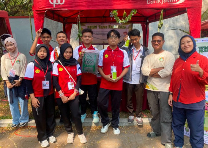 Tak Sekadar Jual Cacing, Mahasiswa Unej Kembangkan TerraFarm hingga Pasar Kalimantan
