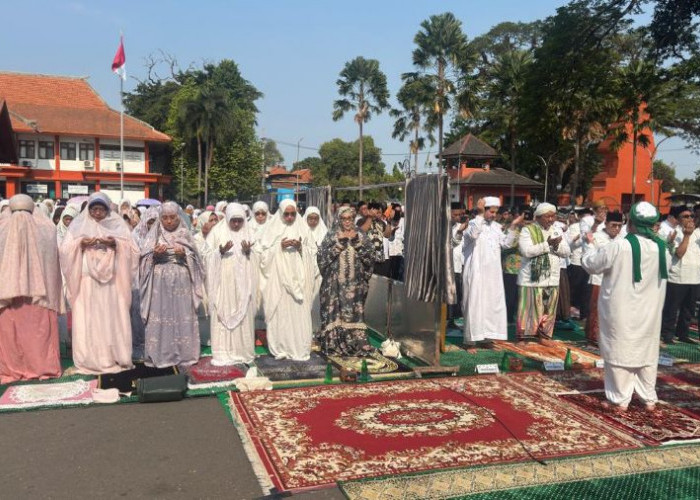 Kemarau Panjang, Sumur Dibor hingga 200 Meter, Pemprov Jatim dan Pemkab Mojokerto Salat Istisqa