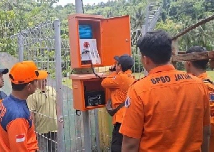 Hadapi Cuaca yang Masih Ekstrem, BPBD Jatim Cek 71 Peralatan Early Warning System (EWS)