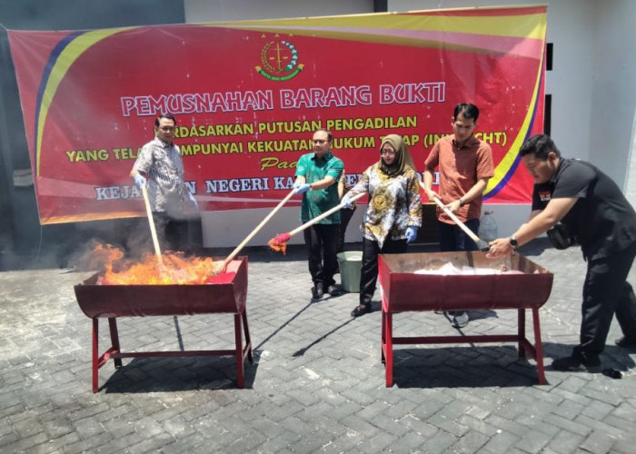 Kejari Kabupaten Mojokerto Musnahkan Barang Bukti Perkara Narkotika Sabu Hingga Pil Double L